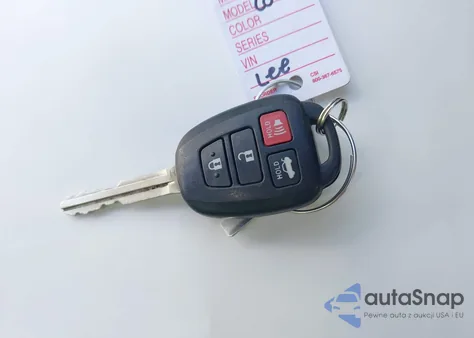 2017 Toyota Corolla Se z USA, uszkodzony, nr VIN 5YFBURHE6HP604588